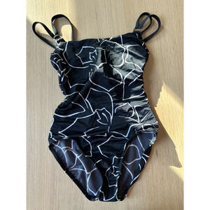 Miraclesuit Women's Swimsuit Escape One Piece Tummy Control Slimming Size 6